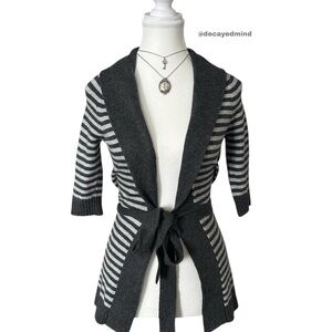 Y2K “Aeropostale” Grey/Black Stripe Knit Quarter Sleeve Cardigan